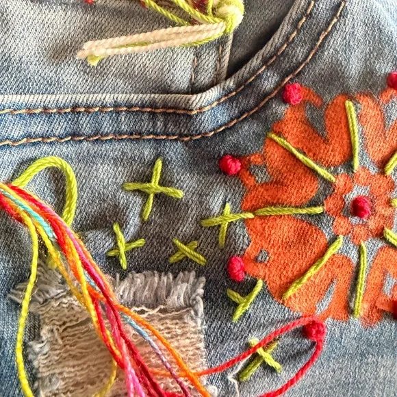 denim shorts size 7 upscale by artist, Jeanne Prom, one of a kind design designs - Picture 9 of 9